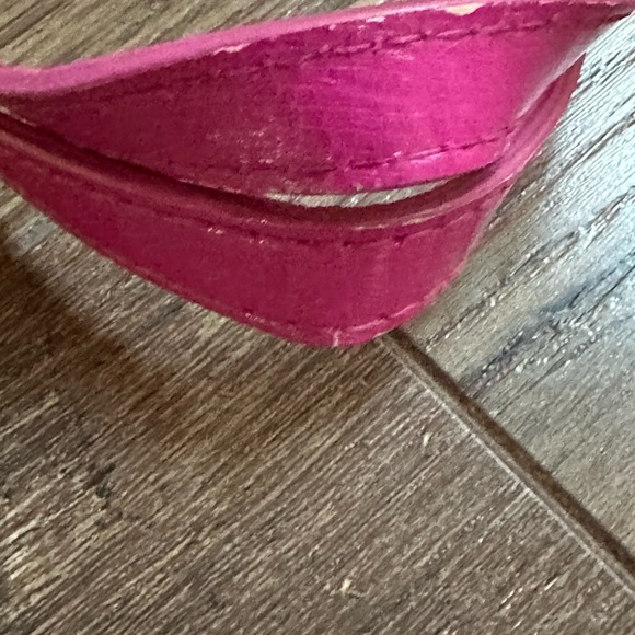 Michael Kors bright pink, has handles and also strap that comes off. - Picture 4 of 8